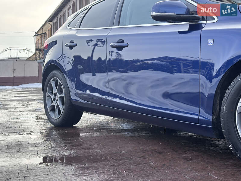 Хетчбек Volvo V40 2015 в Стрию