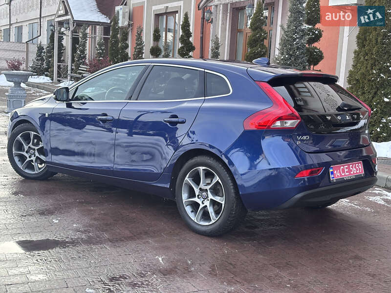 Хетчбек Volvo V40 2015 в Стрию