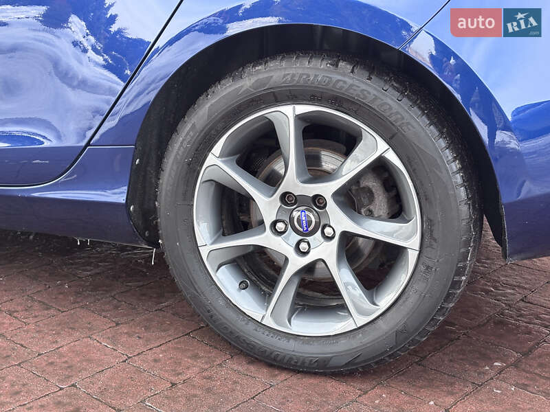 Хетчбек Volvo V40 2015 в Стрию
