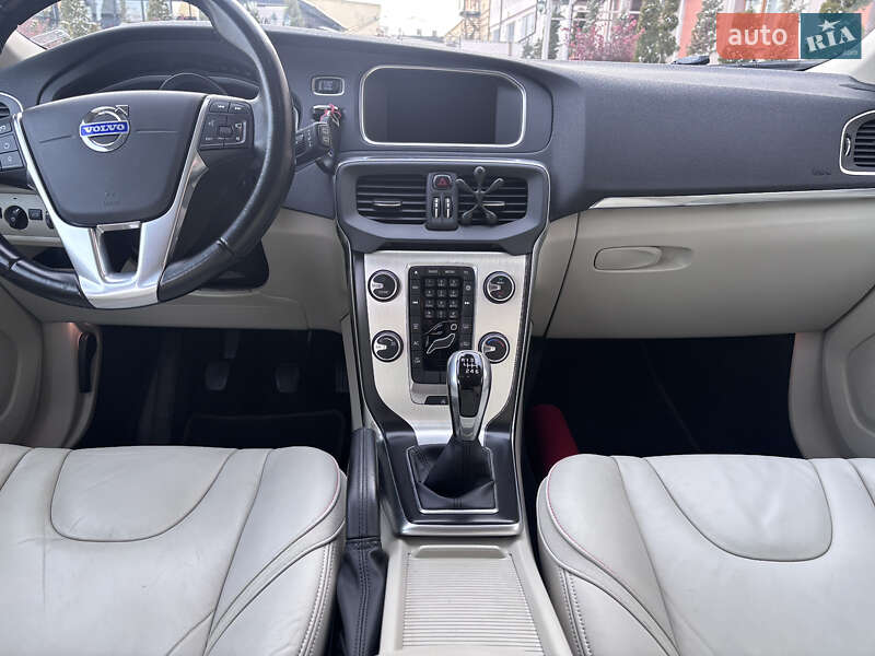 Хетчбек Volvo V40 2015 в Стрию