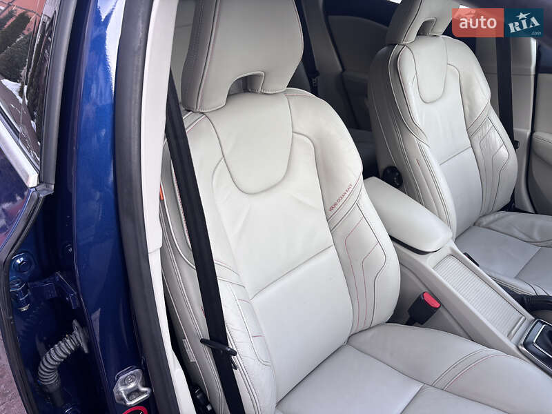 Хетчбек Volvo V40 2015 в Стрию