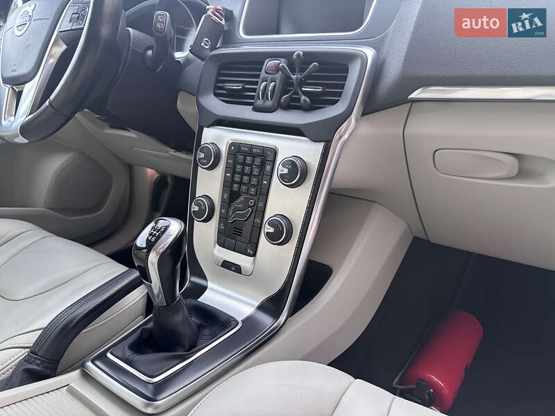 Хетчбек Volvo V40 2015 в Стрию