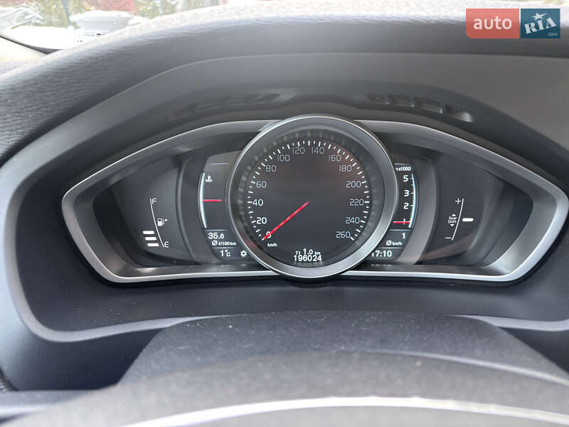 Хетчбек Volvo V40 2015 в Стрию