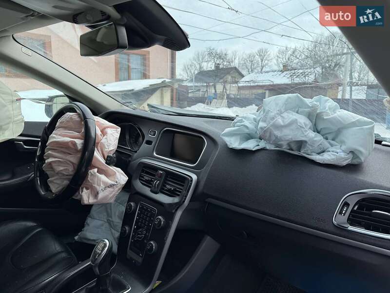 Хэтчбек Volvo V40 2013 в Ивано-Франковске фото 7 Хэтчбек Volvo V40 2013 в Ивано-Франковске