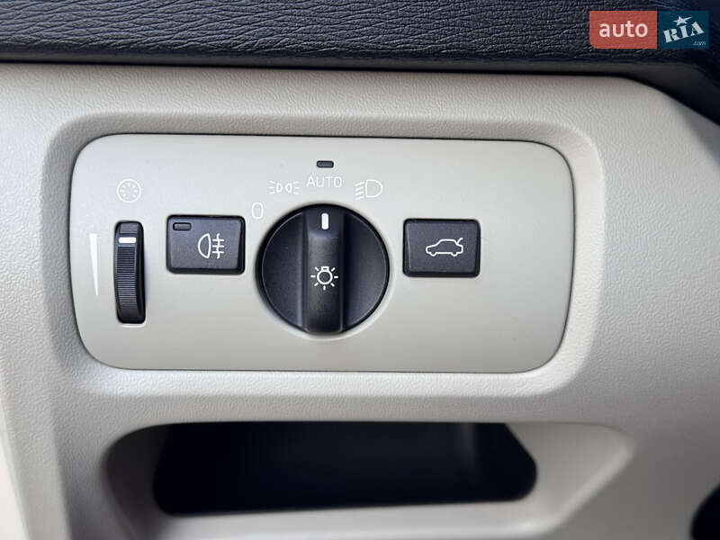 Хэтчбек Volvo V40 2013 в Стрые фото 40 Хэтчбек Volvo V40 2013 в Стрые