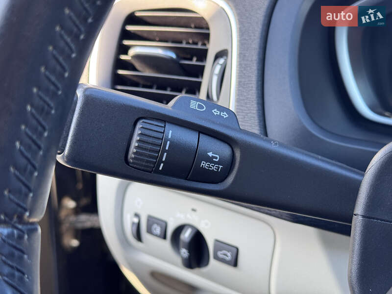 Хэтчбек Volvo V40 2013 в Стрые фото 42 Хэтчбек Volvo V40 2013 в Стрые