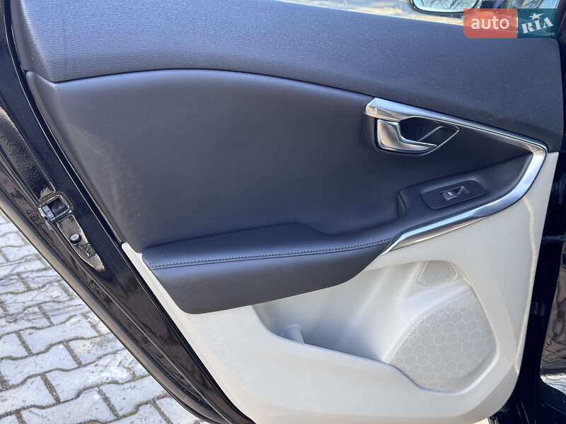 Хэтчбек Volvo V40 2013 в Стрые фото 58 Хэтчбек Volvo V40 2013 в Стрые