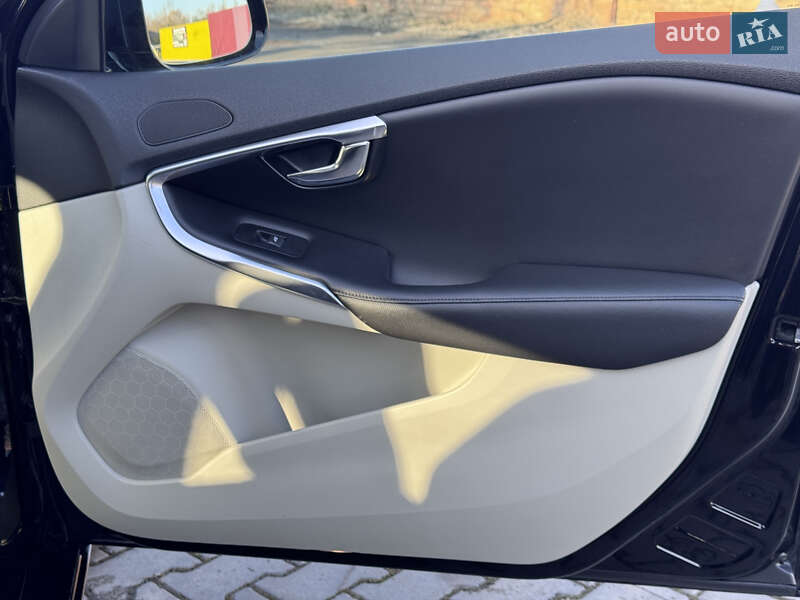 Хэтчбек Volvo V40 2013 в Стрые фото 78 Хэтчбек Volvo V40 2013 в Стрые