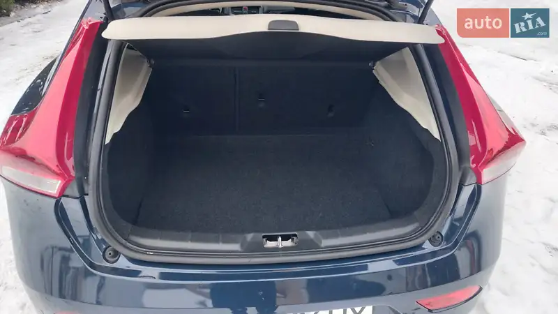Volvo V40 2014 VIN YV1MVA851F2178835 фото оголошення 30 з 64