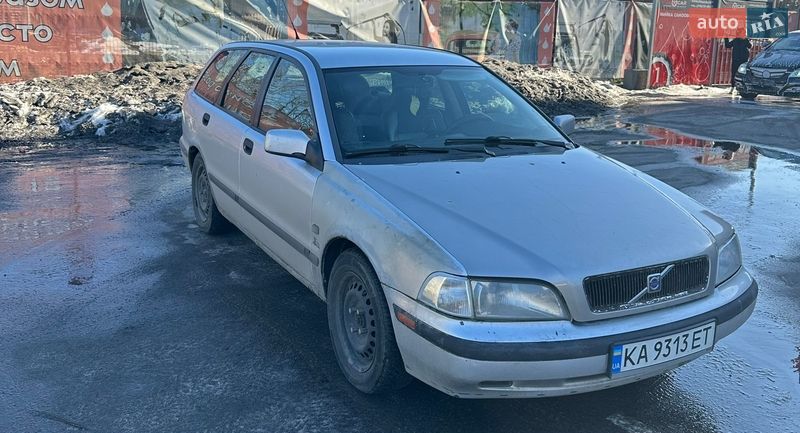 Универсал Volvo V40 1998 в Киеве