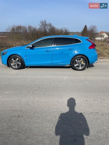 Хэтчбек Volvo V40 2014 в Львове