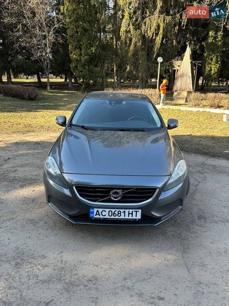 Хэтчбек Volvo V40 2013 в Луцке