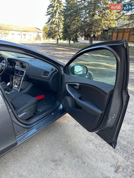 Хэтчбек Volvo V40 2013 в Луцке