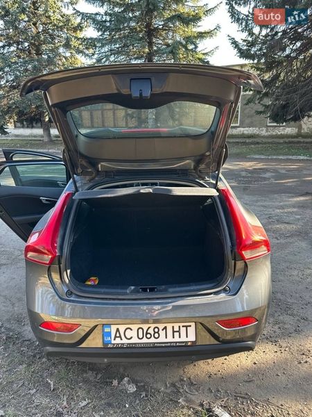 Хэтчбек Volvo V40 2013 в Луцке