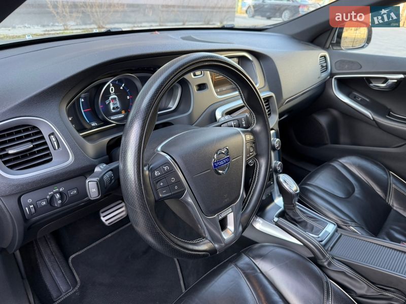 Хетчбек Volvo V40 2013 в Львові фото 27 Хетчбек Volvo V40 2013 в Львові