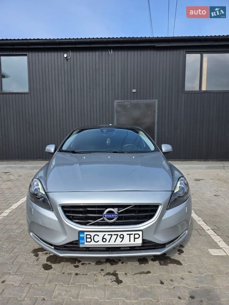 Volvo V40 2016