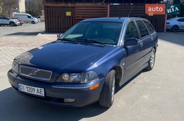 Універсал Volvo V40 2001 в Волочиську