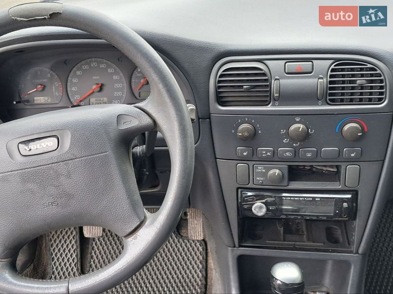 Универсал Volvo V40 2002 в Ромнах фото 5 Универсал Volvo V40 2002 в Ромнах