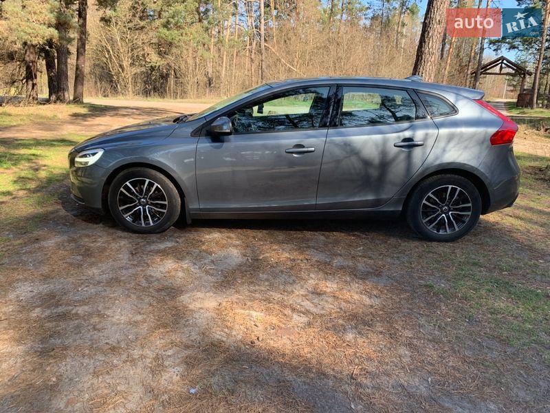 Хэтчбек Volvo V40 2019 в Житомире