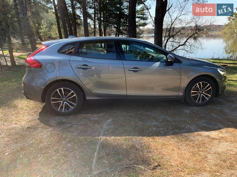 Хэтчбек Volvo V40 2019 в Житомире