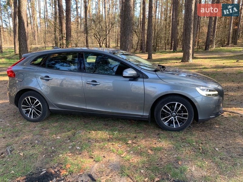 Хэтчбек Volvo V40 2019 в Житомире