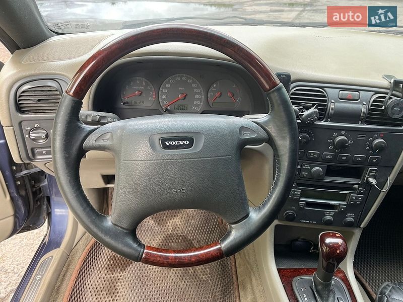 Универсал Volvo V40 2001 в Ровно