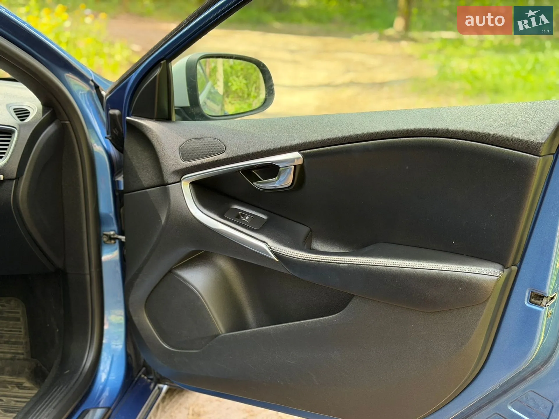 Volvo V40 2017 VIN YV1MV7981J2487329 фото оголошення 19 з 48