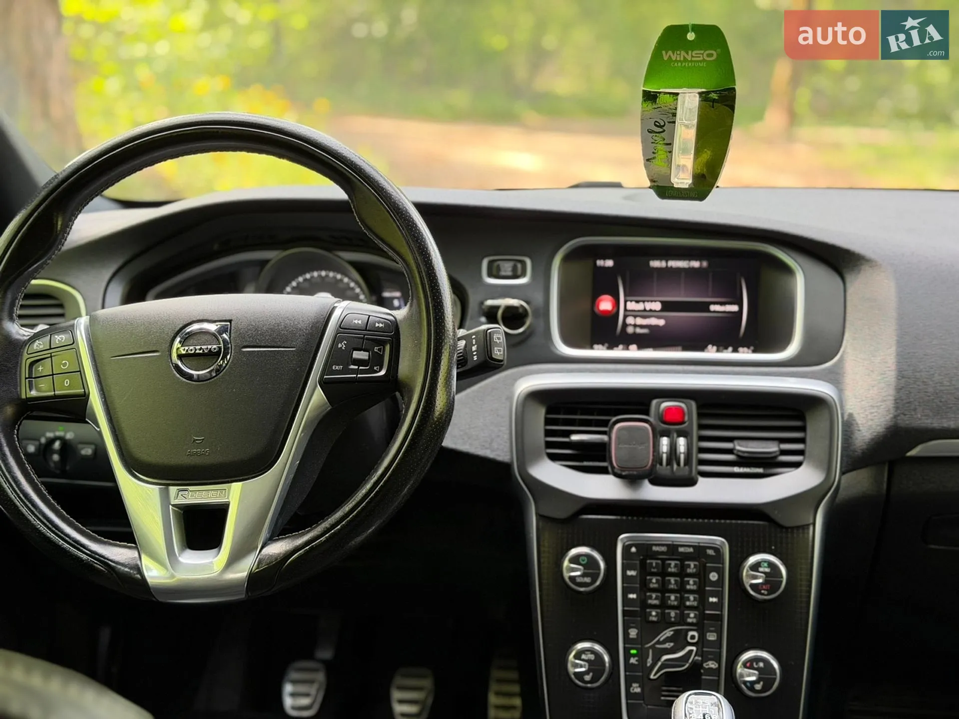 Volvo V40 2017 VIN YV1MV7981J2487329 фото оголошення 30 з 48