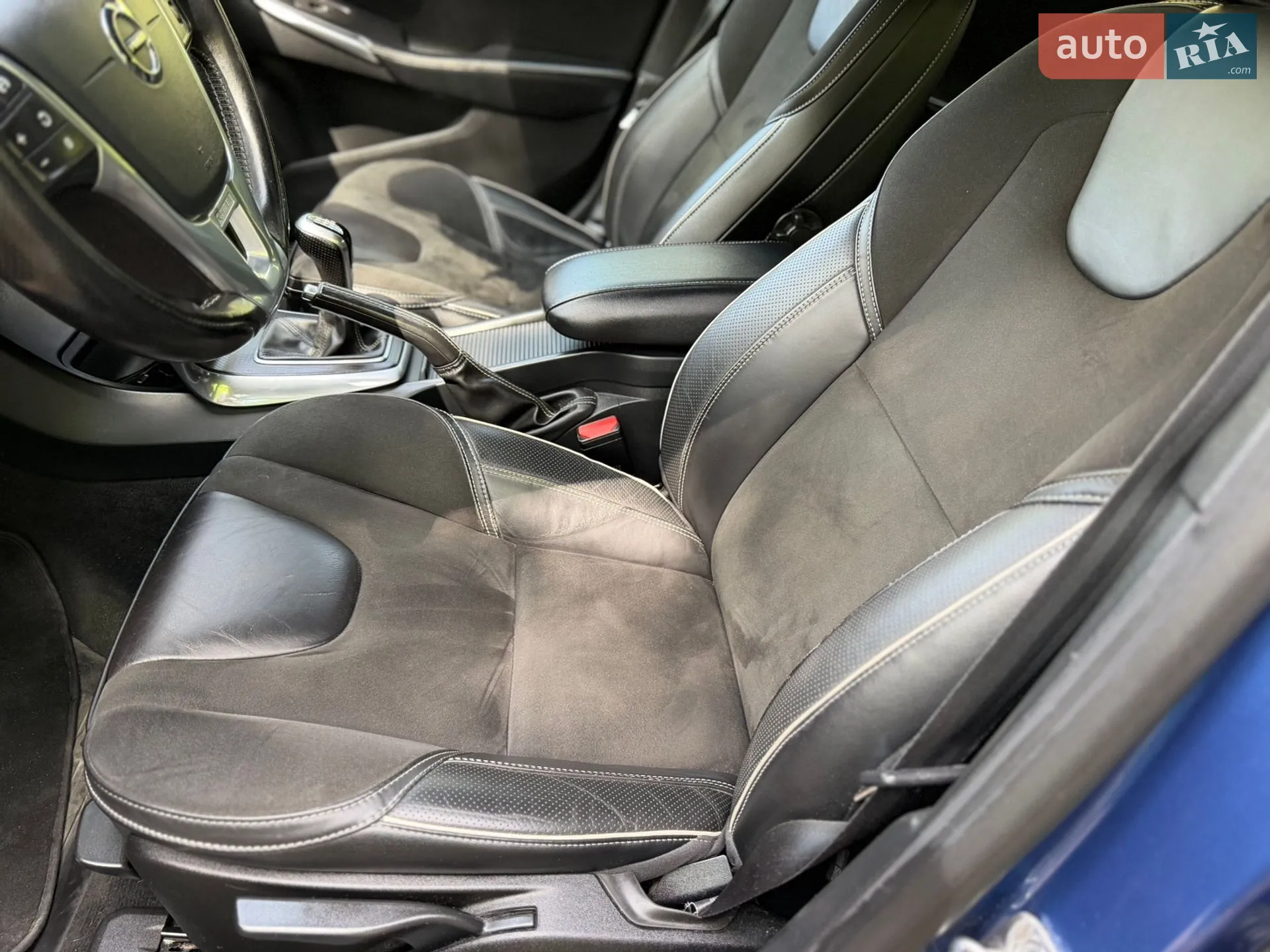Volvo V40 2017 VIN YV1MV7981J2487329 фото оголошення 40 з 48
