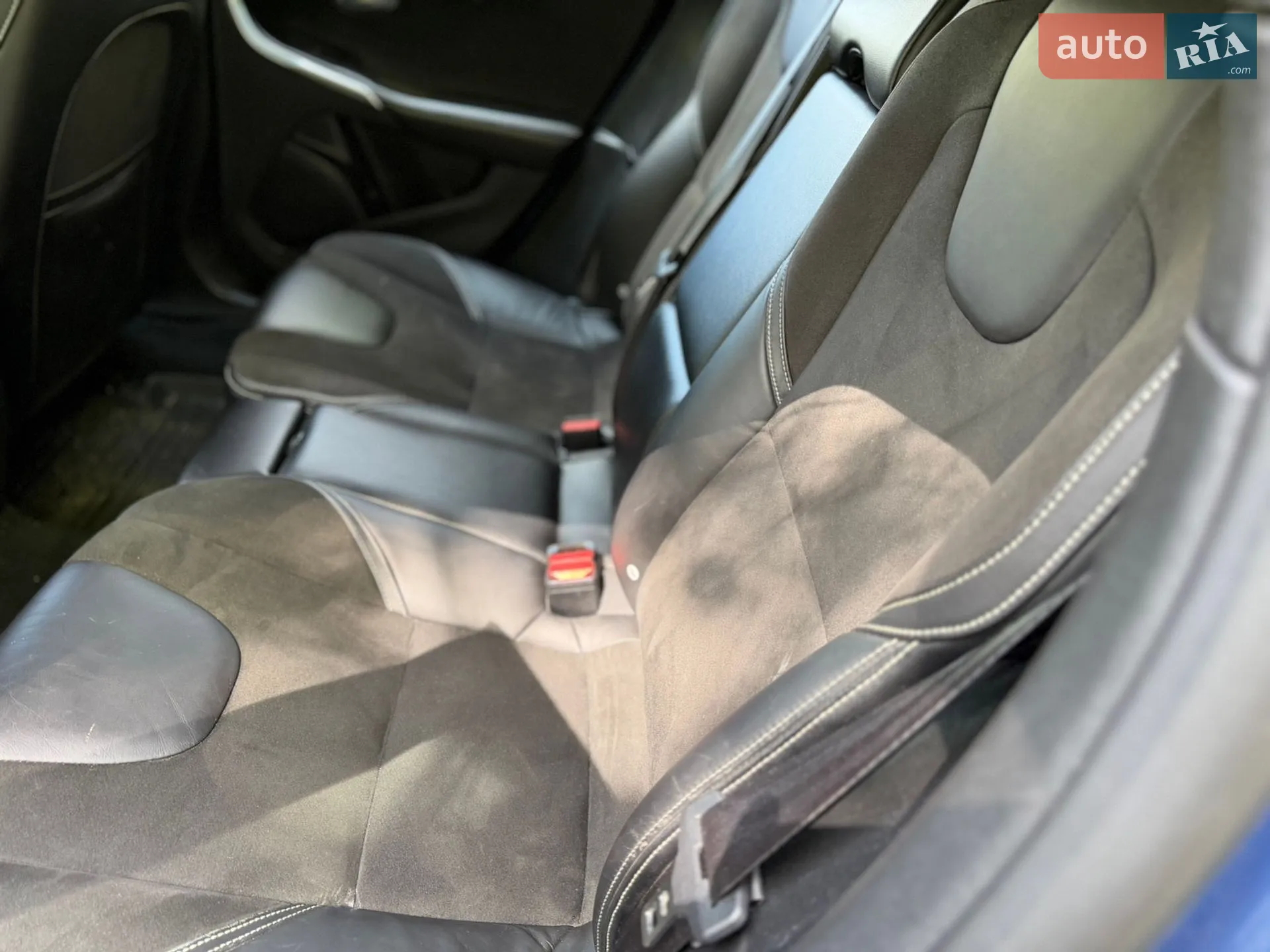 Volvo V40 2017 VIN YV1MV7981J2487329 фото оголошення 42 з 48