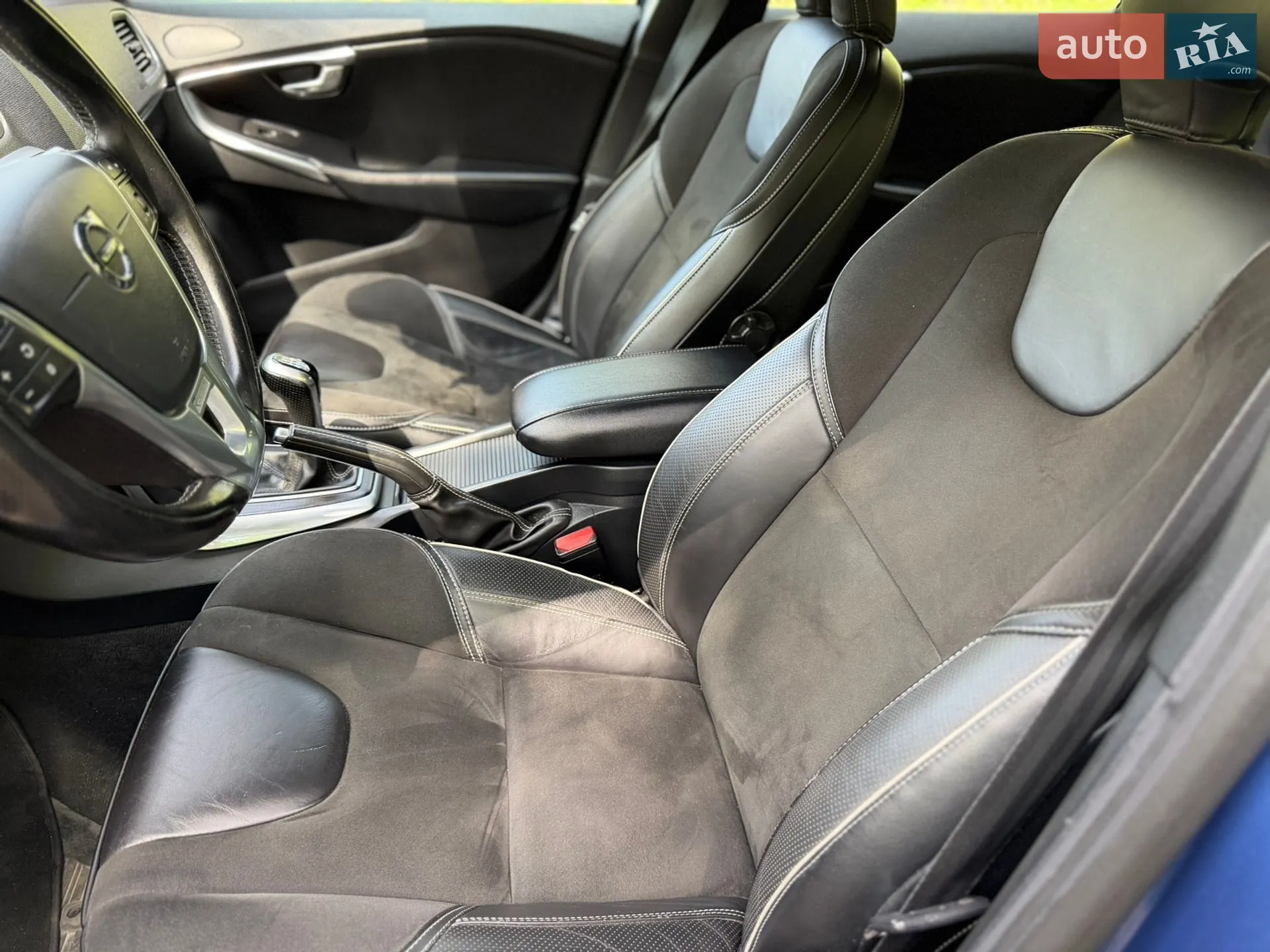 Volvo V40 2017 VIN YV1MV7981J2487329 фото оголошення 39 з 48