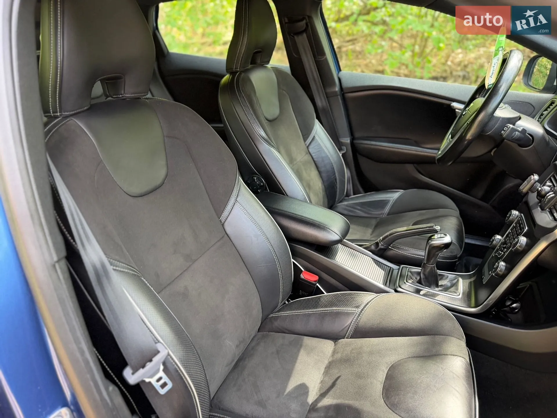 Volvo V40 2017 VIN YV1MV7981J2487329 фото оголошення 45 з 48