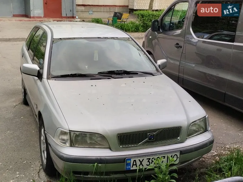 Volvo V40 1999