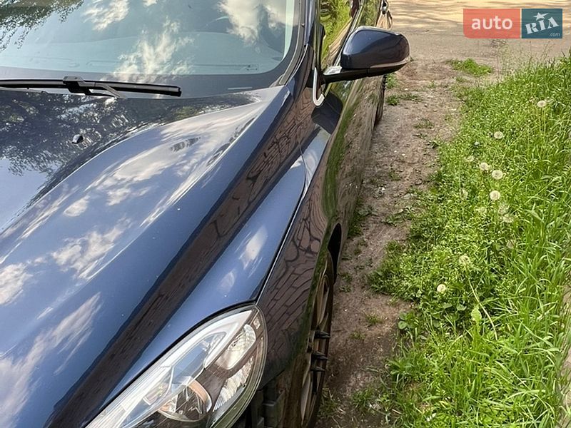 Хэтчбек Volvo V40 2014 в Киеве