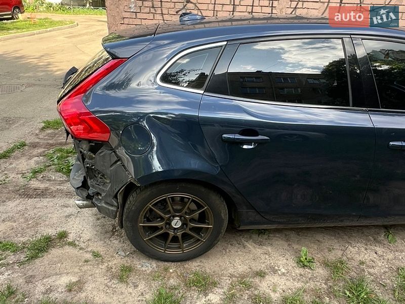 Хэтчбек Volvo V40 2014 в Киеве