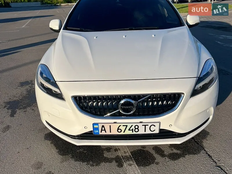 Volvo V40 2018 VIN YV1MV79K0J2486956 фото оголошення 2 з 73