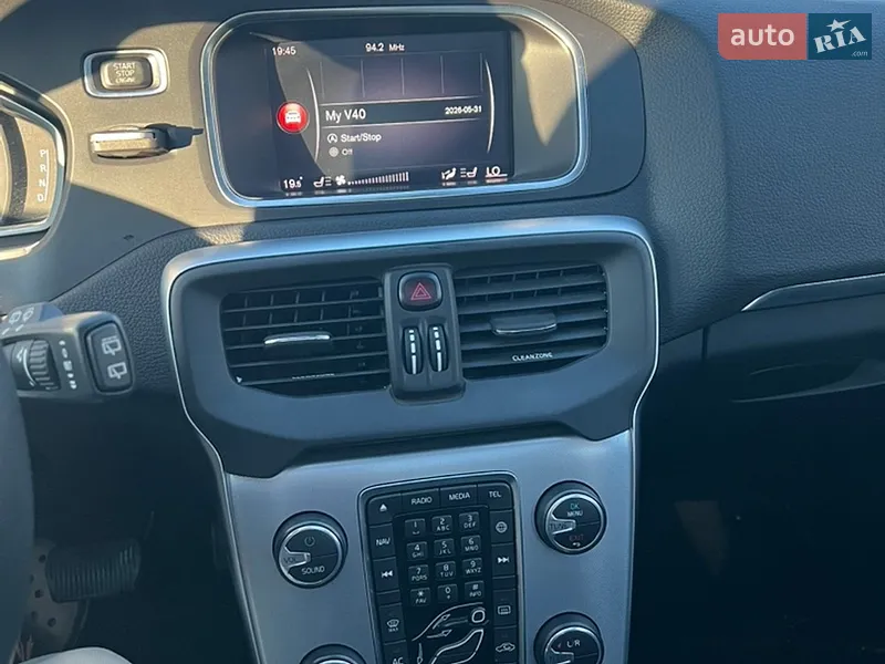 Volvo V40 2018 VIN YV1MV79K0J2486956 фото оголошення 32 з 73
