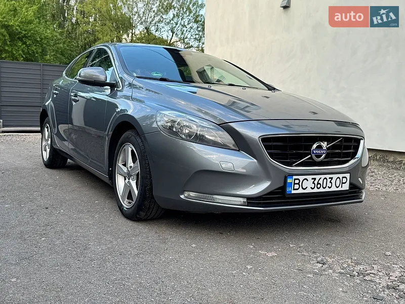 Volvo V40