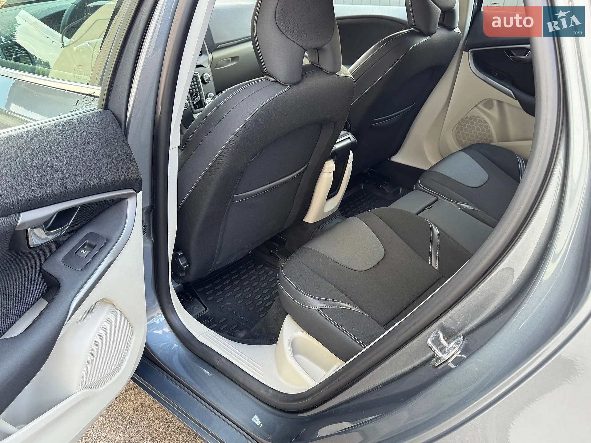 2016 Volvo V40 - мініатюра 15