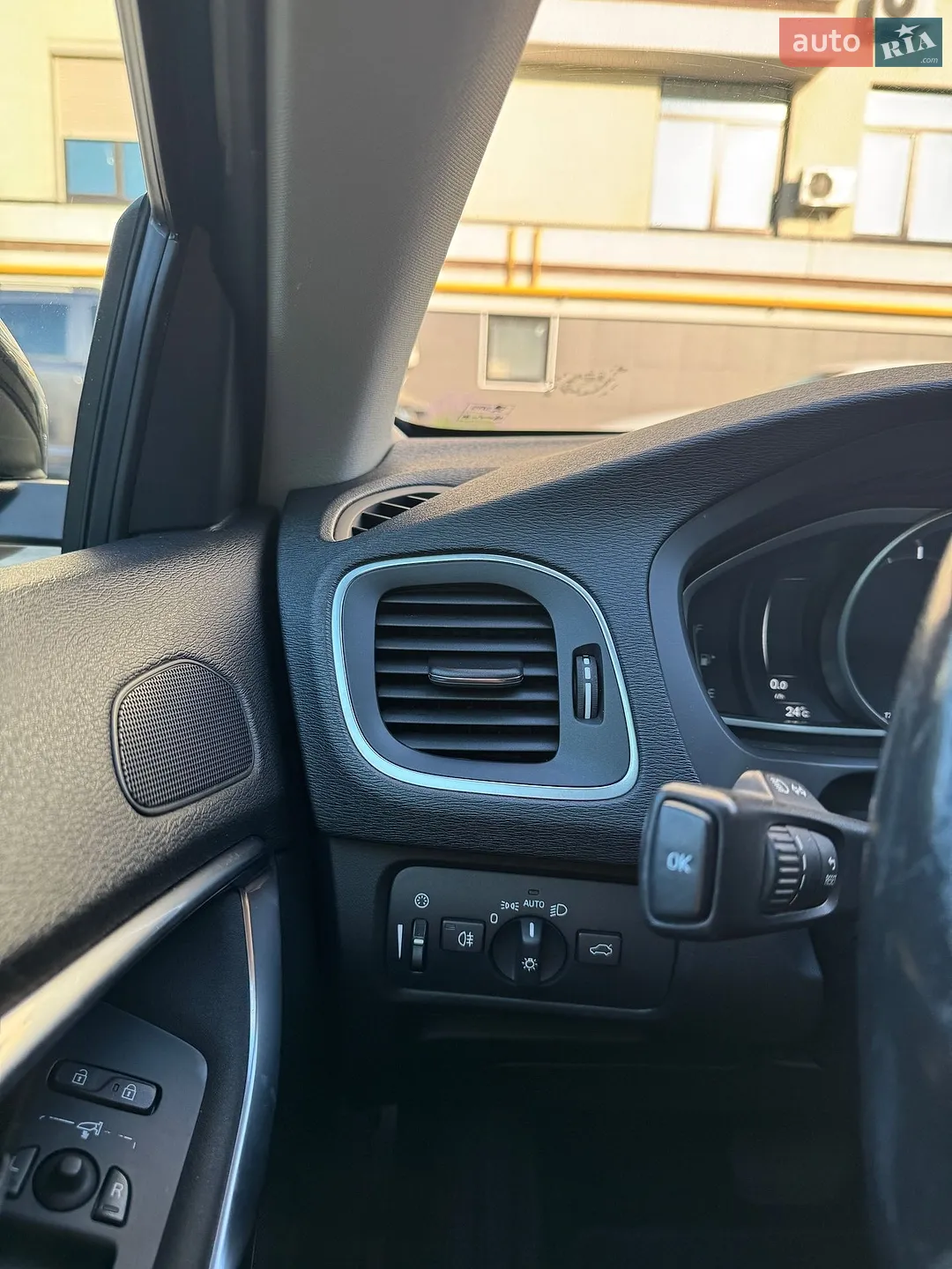2016 Volvo V40 - мініатюра 63