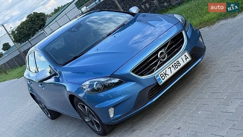Volvo V40 2015