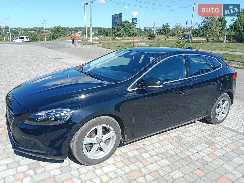 Volvo V40