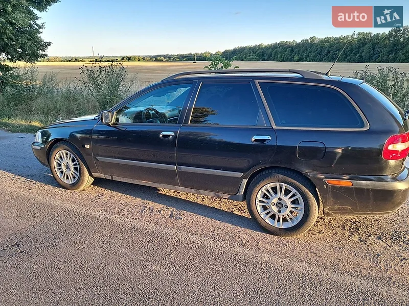 Volvo V40 2001