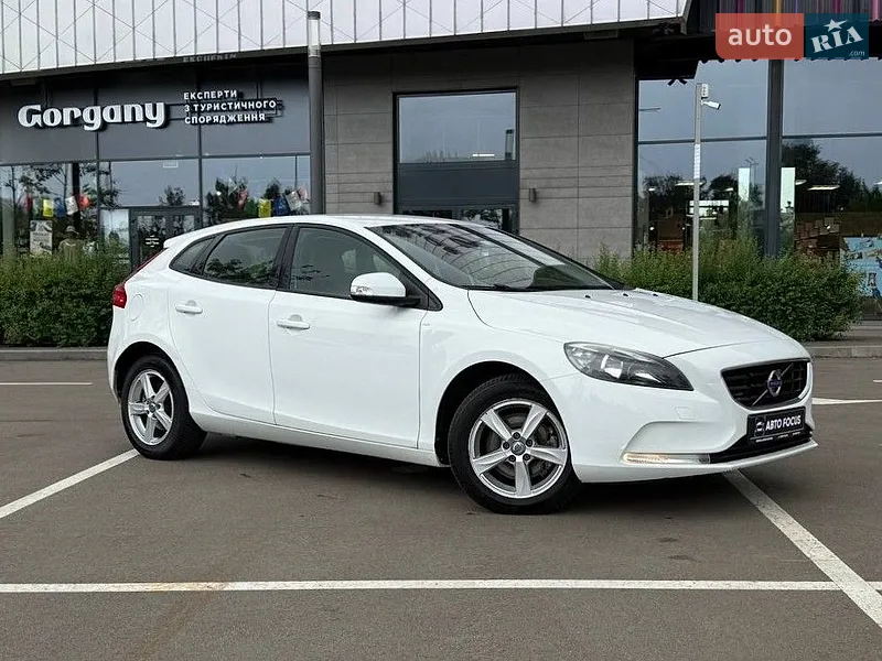 Volvo V40 2013