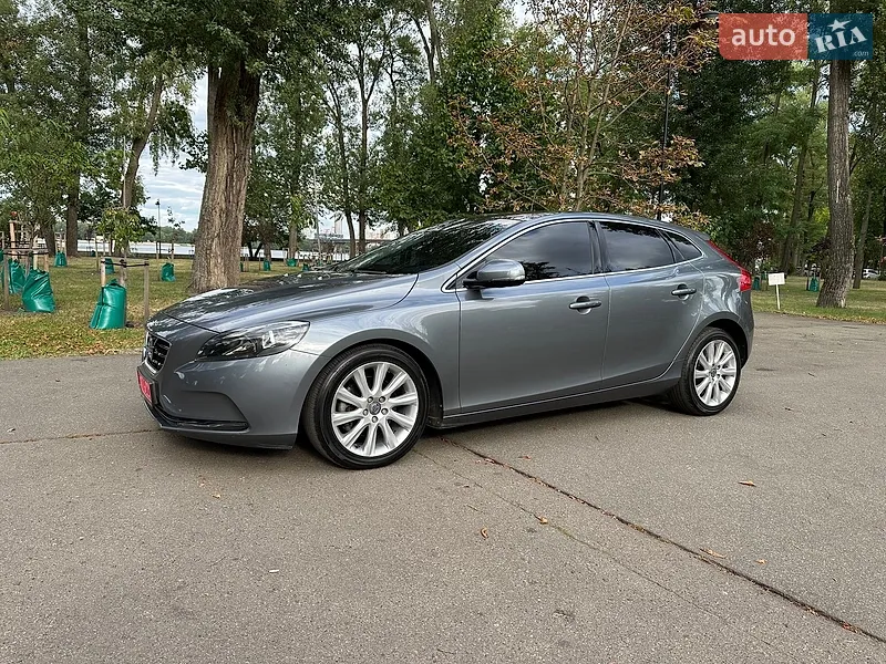 Volvo V40 2014