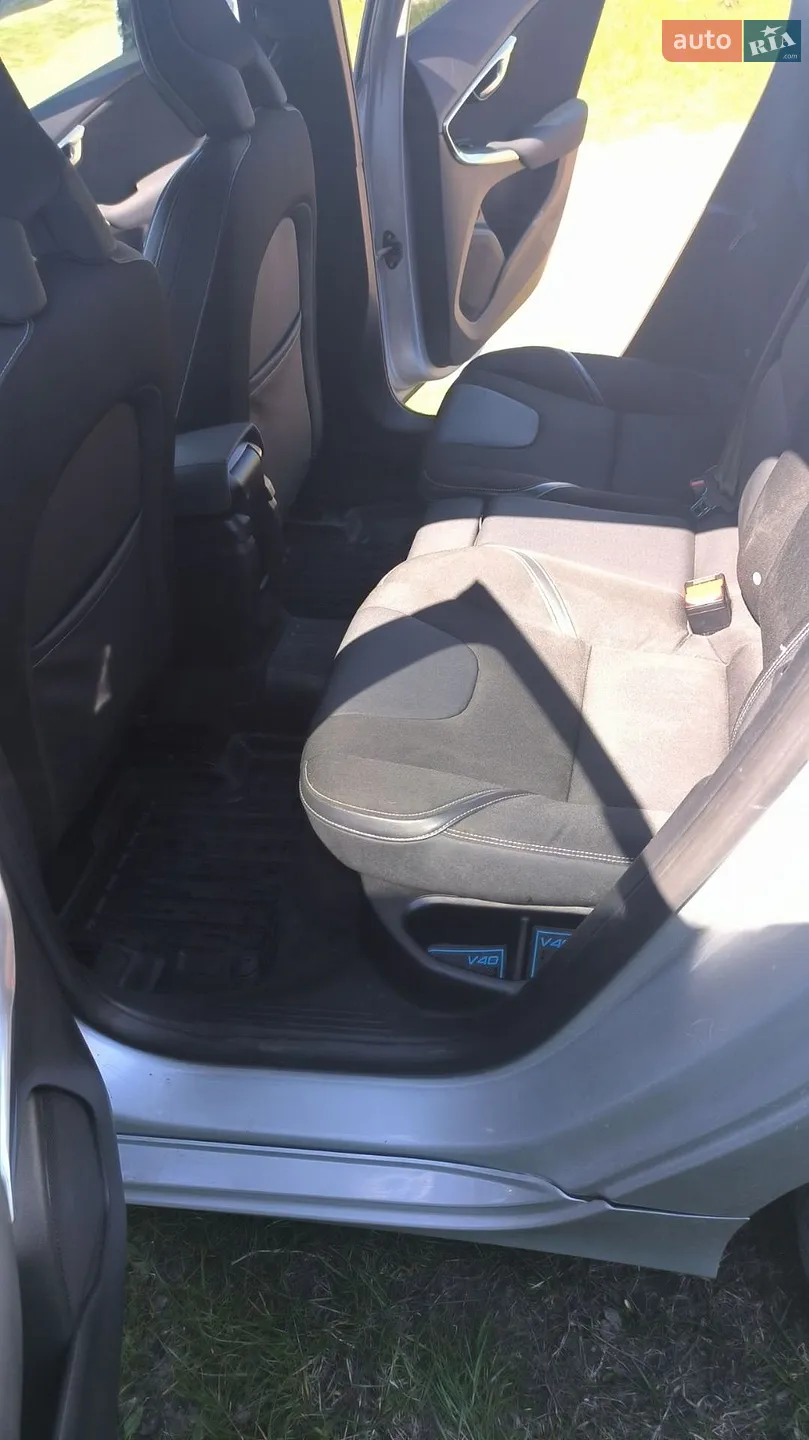 2016 Volvo V40 - мініатюра 16