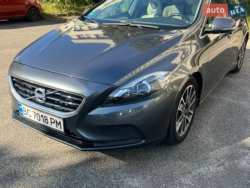 Volvo V40