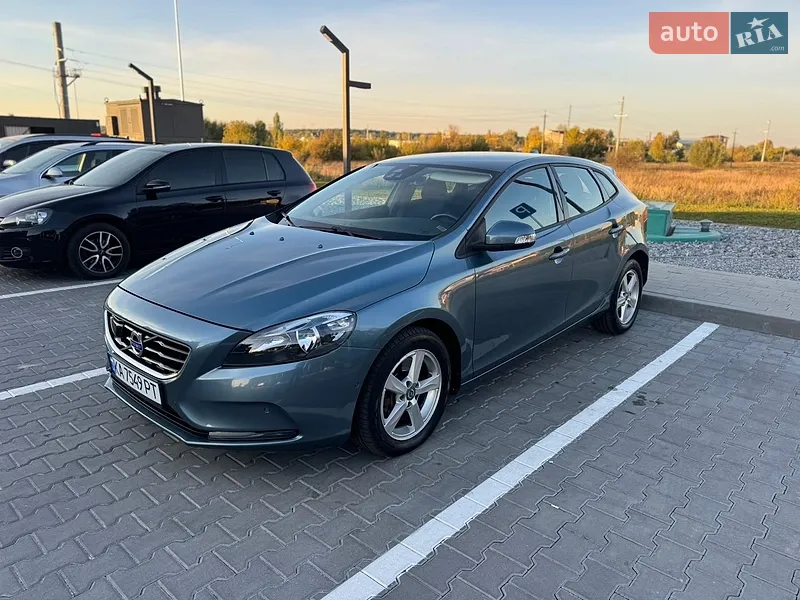 Volvo V40