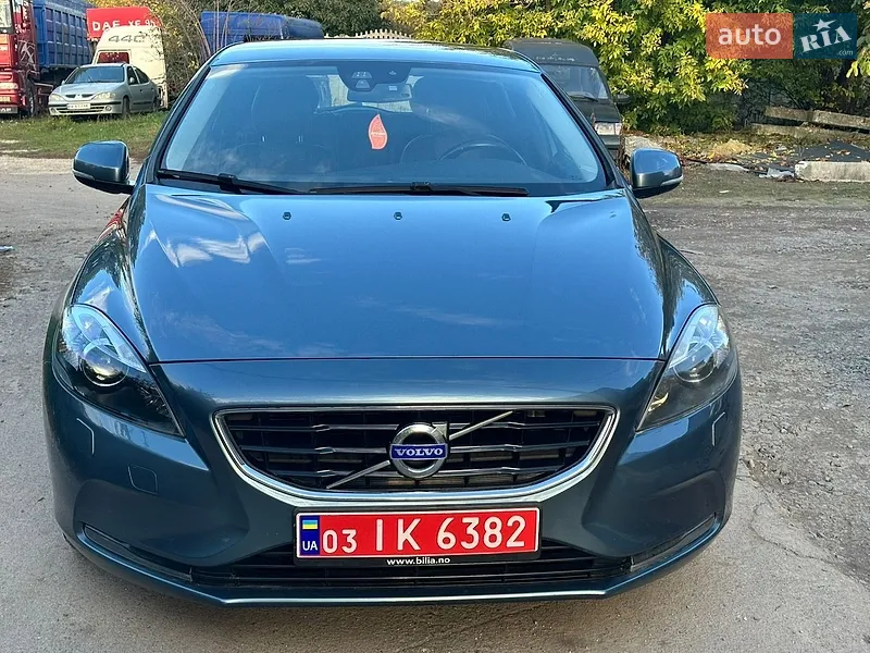 Volvo V40 2013