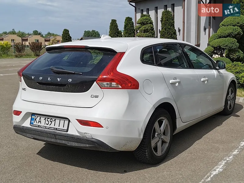 Volvo V40